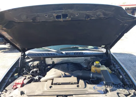 2016 Ford Expedition Xlt z USA, uszkodzony, nr VIN 1FMJU1JT0GEF49987